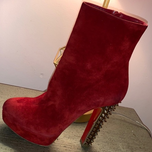 Boots - Picture 1 of 6